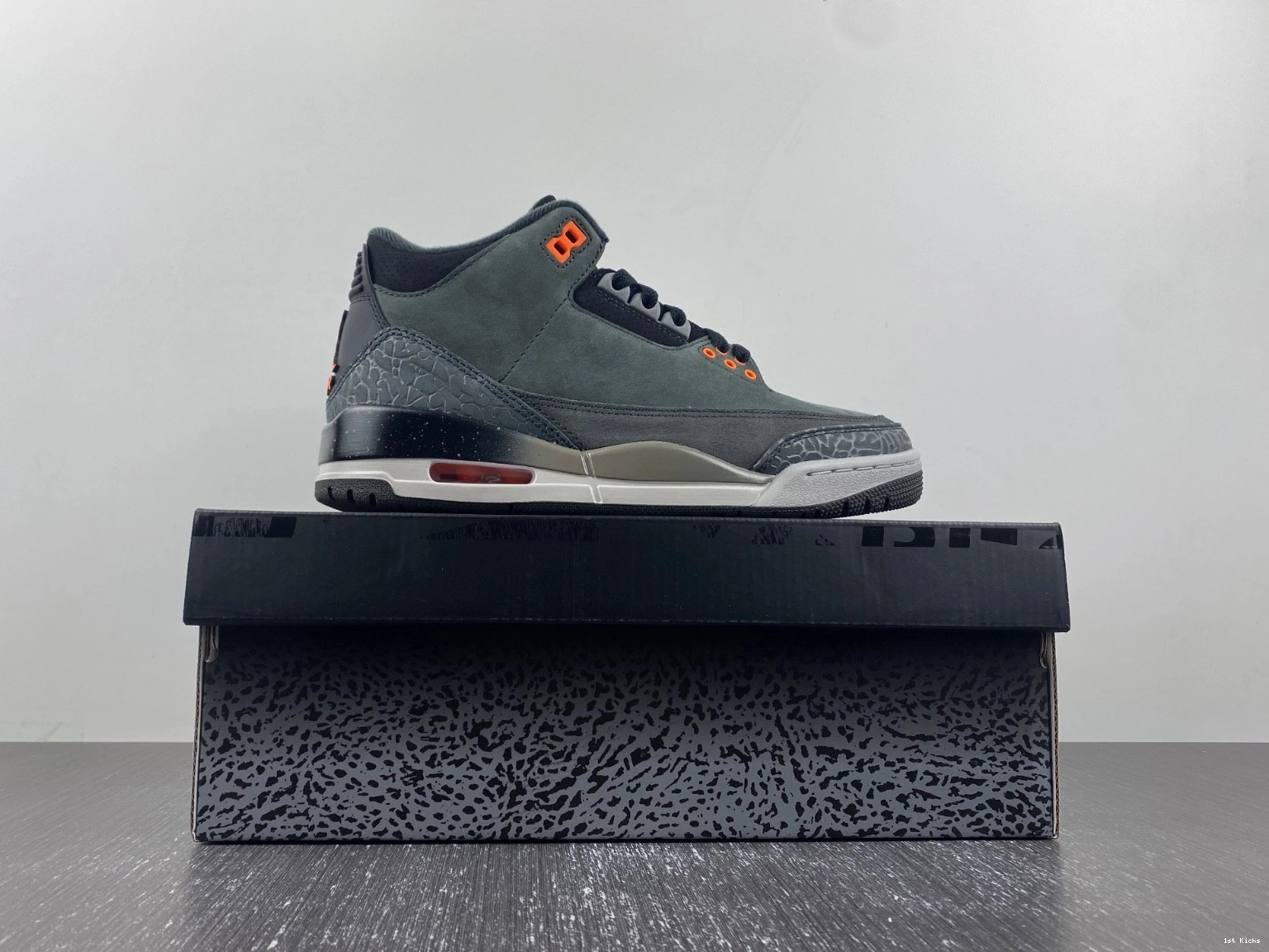 - Men's Jordan Fear CT8532-080 Retro (2023) 3 Pack 0203